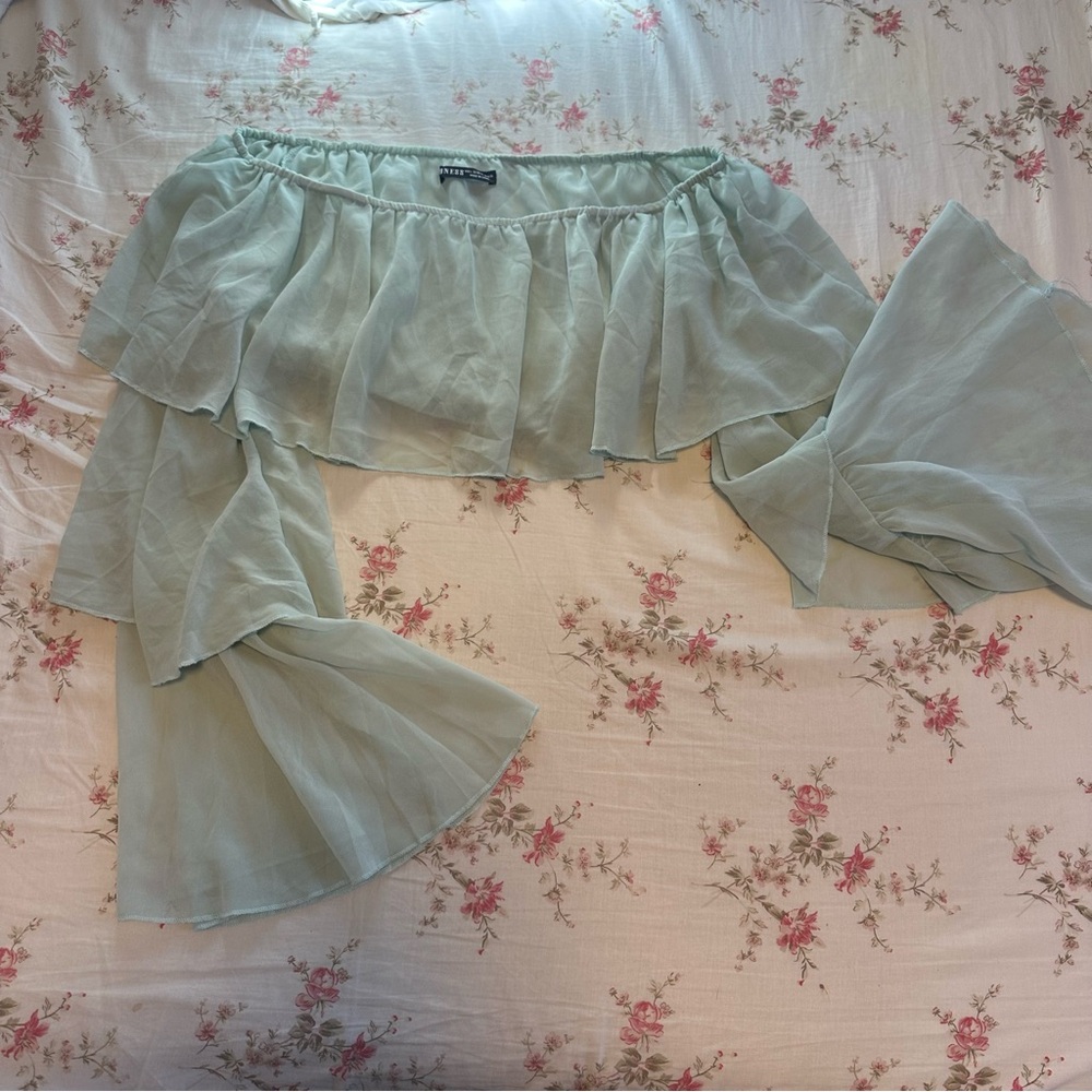 Elegant Green Off-Shoulder Skirt